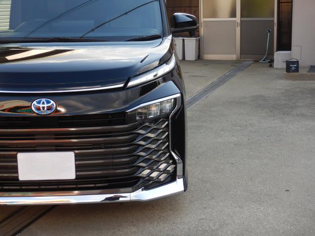 ヴォクシー ハイブリッドＳ－Ｚ　ワンオーナー　７人乗り　ディスプレイオーディオ　ナビＴＶ　バックカメラ　ＤＶＤ再生　後席モニター　衝突被害軽減システム　ＥＴＣ２０　両側電動スライド　ＬＥＤヘッドランプ　シートヒーター（4枚目）