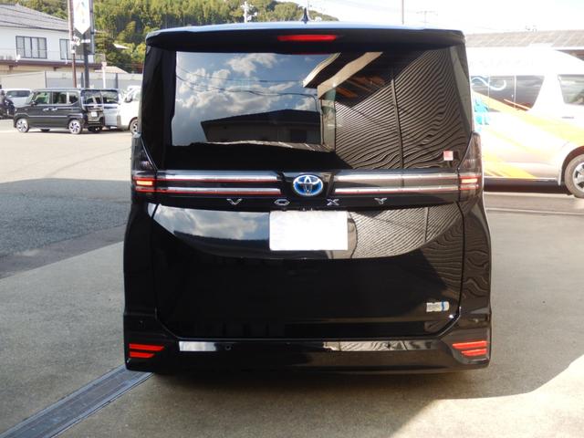 ヴォクシー ハイブリッドＳ－Ｚ　ワンオーナー　７人乗り　ディスプレイオーディオ　ナビＴＶ　バックカメラ　ＤＶＤ再生　後席モニター　衝突被害軽減システム　ＥＴＣ２０　両側電動スライド　ＬＥＤヘッドランプ　シートヒーター（11枚目）