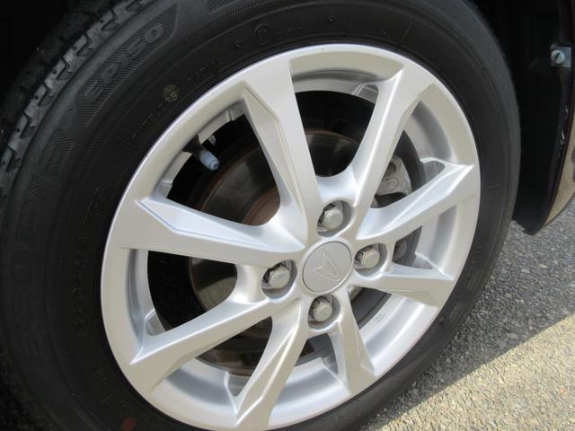 純正１４インチアルミホイールです。タイヤは新車時の物ですので４本新品交換致します。もちろん国産です。