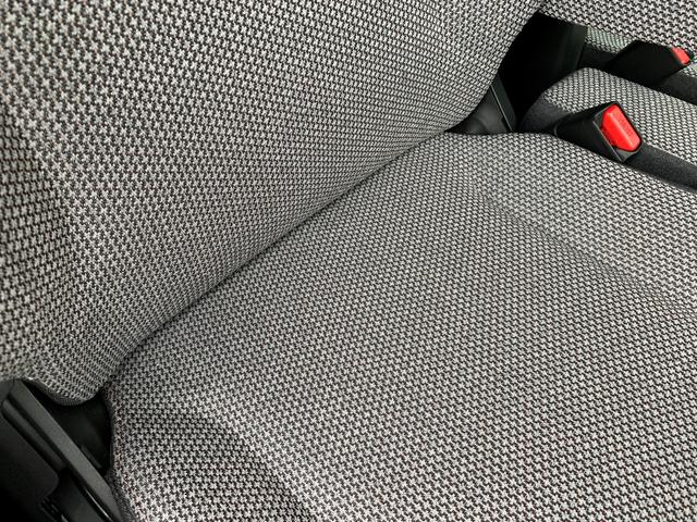 ワゴンＲスマイル ＨＹＢＲＩＤ　Ｘ　試乗車アップ　前後ブレーキサポート　オートエアコン　プッシュスタート　ＵＳＢソケット　便利なスライドドア　適切な運転姿勢をキープできるシートリフター＆チルトステアリングを装備　シンプルな２トーンカラー（46枚目）