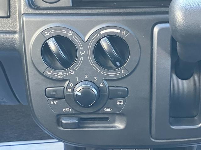 アルト Ｌ　試乗車アップ　前後ブレーキサポート　試乗車アップ　前後ブレーキサポート　マニュアルエアコン　シートヒーター　オーディオレス　キーレスエントリー　パワーウィンドウ　パーキングブレーキは手で引くタイプ　エネチャージ搭載　ＣＶＴ車（24枚目）