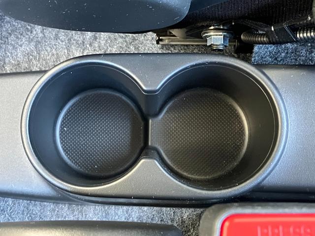 アルト Ｌ　試乗車アップ　前後ブレーキサポート　試乗車アップ　前後ブレーキサポート　マニュアルエアコン　シートヒーター　オーディオレス　キーレスエントリー　パワーウィンドウ　パーキングブレーキは手で引くタイプ　エネチャージ搭載　ＣＶＴ車（30枚目）