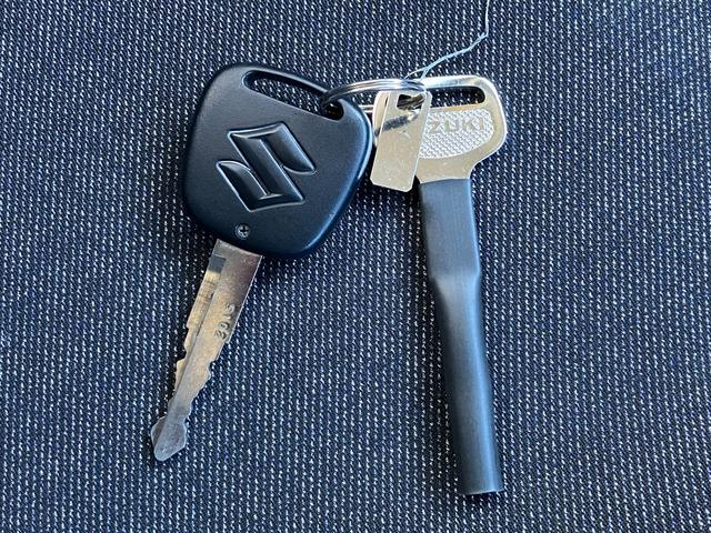 アルト Ｌ　試乗車アップ　前後ブレーキサポート　試乗車アップ　前後ブレーキサポート　マニュアルエアコン　シートヒーター　オーディオレス　キーレスエントリー　パワーウィンドウ　パーキングブレーキは手で引くタイプ　エネチャージ搭載　ＣＶＴ車（35枚目）