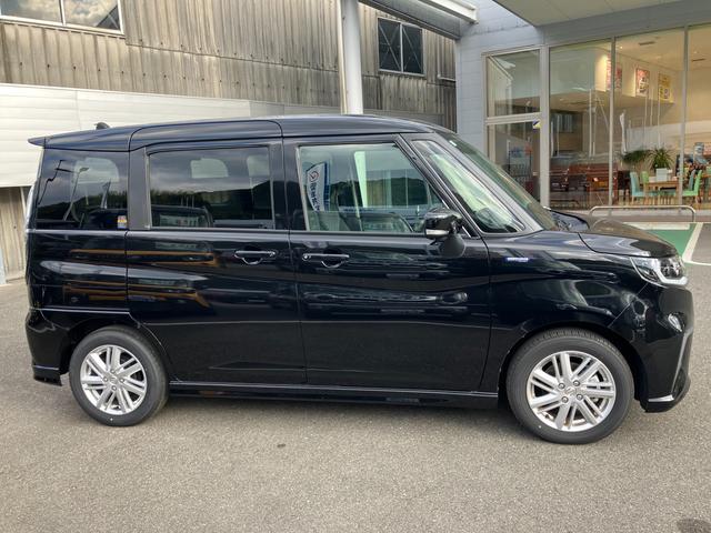 車体色はシンプルなスーパーブラックパールです。