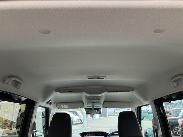 頭上空間はこんなに広々！天井に目立った汚れなどは見られません。