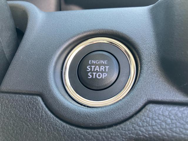 キーを身に着けてブレーキペダルを踏みボタンを押すだけでエンジンを始動できます。