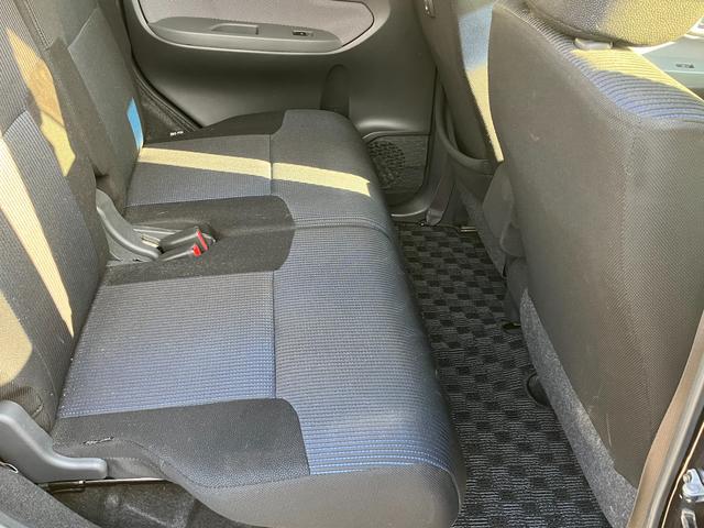 足元広々なリヤシート。ゆったりお座りいただけます。