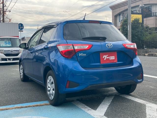 ヴィッツ Ｆ　ＥＴＣ　ナビ　ＴＶ　スマートキー　アイドリングストップ　電動格納ミラー　ＣＶＴ　盗難防止システム　衝突安全ボディ　ＡＢＳ　ＥＳＣ　ＣＤ　ＤＶＤ再生　Ｂｌｕｅｔｏｏｔｈ　エアコン　パワーステアリング（17枚目）