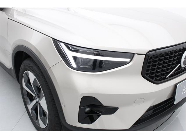 ＸＣ４０ アルティメット　Ｂ４　ＡＷＤ　ダークエディション　４ＷＤ　ＥＴＣ　全周囲カメラ　クリアランスソナー　オートクルーズコントロール　レーンアシスト　パワーシート　衝突被害軽減システム　ナビ　ＬＥＤヘッドランプ　電動リアゲート　アルミホイール（13枚目）