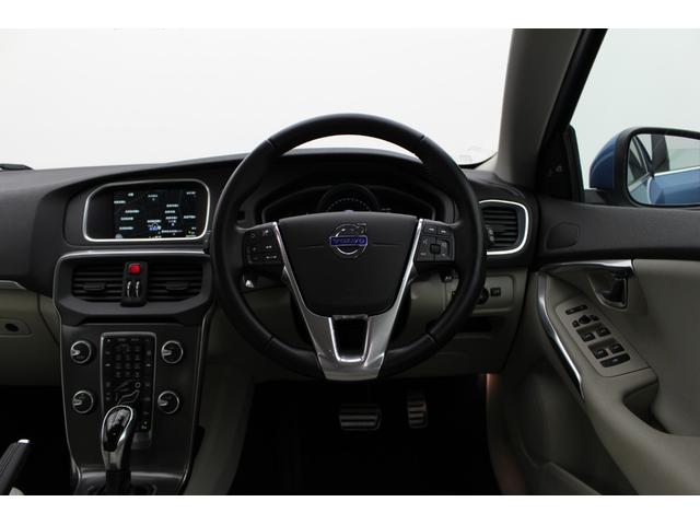 Ｖ４０ Ｄ４　ＳＥ　ＥＴＣ　バックカメラ　ナビ　クリアランスソナー　オートクルーズコントロール　レーンアシスト　アルミホイール　ＨＩＤ　パワーシート　ＡＴ　盗難防止システム　ＡＢＳ　ＣＤ　エアコン　パワーステアリング（2枚目）