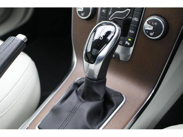 Ｖ４０ Ｔ３　クラシックエディション　ＥＴＣ　バックカメラ　ナビ　クリアランスソナー　オートクルーズコントロール　レーンアシスト　衝突被害軽減システム　アルミホイール　ＬＥＤヘッドランプ　サンルーフ　スマートキー　シートヒーター　ＡＴ（6枚目）