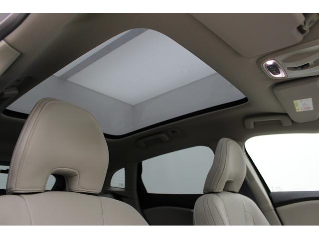 Ｖ４０ Ｔ３　クラシックエディション　ＥＴＣ　バックカメラ　ナビ　クリアランスソナー　オートクルーズコントロール　レーンアシスト　衝突被害軽減システム　アルミホイール　ＬＥＤヘッドランプ　サンルーフ　スマートキー　シートヒーター　ＡＴ（9枚目）