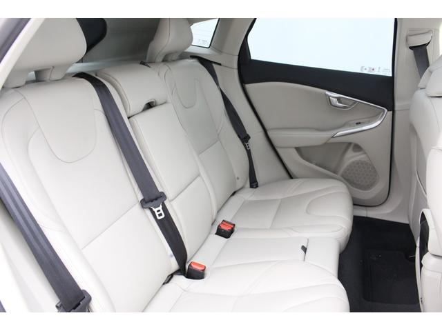 Ｖ４０ Ｔ３　クラシックエディション　ＥＴＣ　バックカメラ　ナビ　クリアランスソナー　オートクルーズコントロール　レーンアシスト　衝突被害軽減システム　アルミホイール　ＬＥＤヘッドランプ　サンルーフ　スマートキー　シートヒーター　ＡＴ（11枚目）