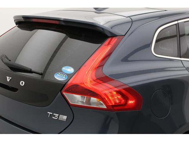 Ｖ４０ Ｔ３　クラシックエディション　ＥＴＣ　バックカメラ　ナビ　クリアランスソナー　オートクルーズコントロール　レーンアシスト　衝突被害軽減システム　アルミホイール　ＬＥＤヘッドランプ　サンルーフ　スマートキー　シートヒーター　ＡＴ（17枚目）