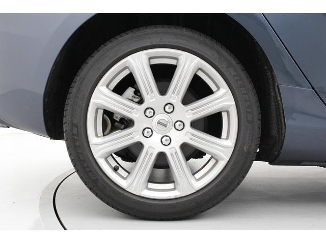 Ｖ４０ Ｔ３　クラシックエディション　ＥＴＣ　バックカメラ　ナビ　クリアランスソナー　オートクルーズコントロール　レーンアシスト　衝突被害軽減システム　アルミホイール　ＬＥＤヘッドランプ　サンルーフ　スマートキー　シートヒーター　ＡＴ（18枚目）