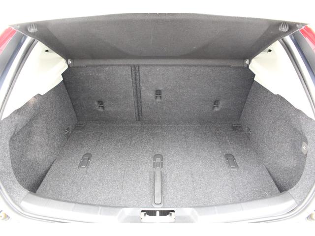 Ｖ４０ Ｔ３　クラシックエディション　ＥＴＣ　バックカメラ　ナビ　クリアランスソナー　オートクルーズコントロール　レーンアシスト　衝突被害軽減システム　アルミホイール　ＬＥＤヘッドランプ　サンルーフ　スマートキー　シートヒーター　ＡＴ（20枚目）