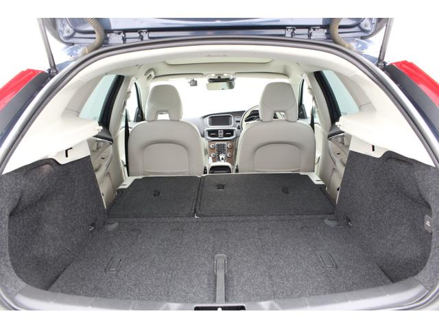 Ｖ４０ Ｔ３　クラシックエディション　ＥＴＣ　バックカメラ　ナビ　クリアランスソナー　オートクルーズコントロール　レーンアシスト　衝突被害軽減システム　アルミホイール　ＬＥＤヘッドランプ　サンルーフ　スマートキー　シートヒーター　ＡＴ（21枚目）