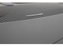 ハーマンカードンプレミアムオーディオシステムは、600W/12チャネルアンプを搭載し14個のスピーカーから臨場感あふれるサラウンドサウンドを送り出します。