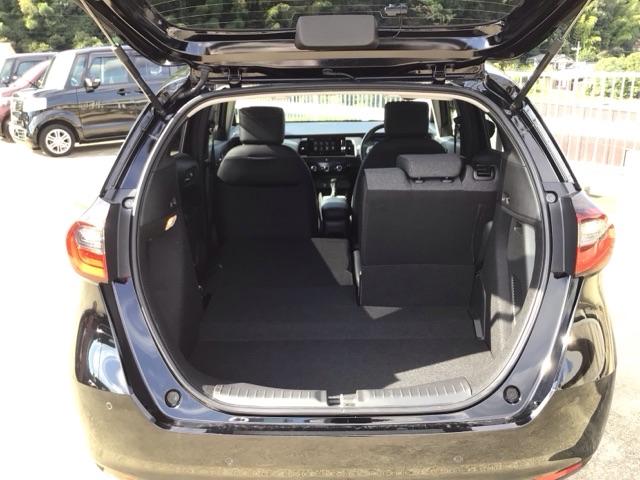 フィット ｅ：ＨＥＶホーム　デモカーＵＰ・ＬＥＤ・フルセグ・メモリナビ・バックカメラ・スマートキー　前後誤発進抑制機能　クリソナ　助手席エアバッグ　運転席エアバッグ　ＬＥＤライト　ＵＳＢ接続　ＡＢＳ　サイドエアバッグ　ナビ＆ＴＶ（13枚目）