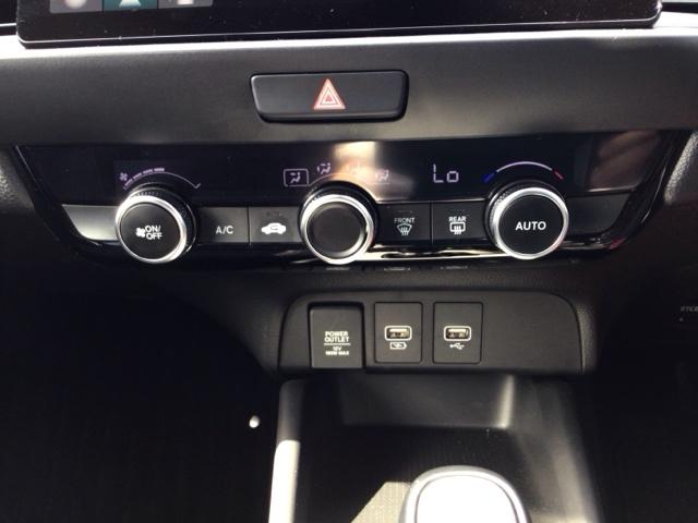 フィット ｅ：ＨＥＶホーム　デモカーＵＰ・ＬＥＤ・フルセグ・メモリナビ・バックカメラ・スマートキー　前後誤発進抑制機能　クリソナ　助手席エアバッグ　運転席エアバッグ　ＬＥＤライト　ＵＳＢ接続　ＡＢＳ　サイドエアバッグ　ナビ＆ＴＶ（18枚目）