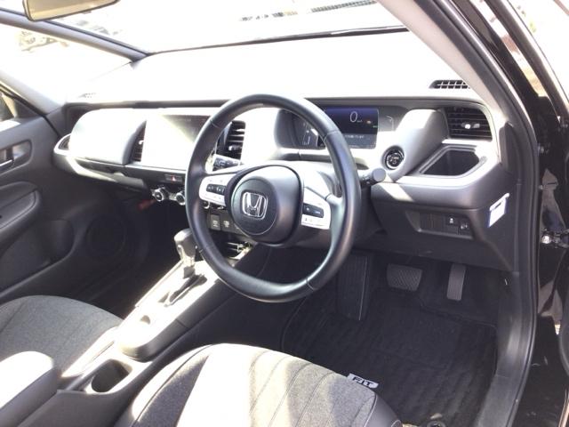 フィット ｅ：ＨＥＶホーム　デモカーＵＰ・ＬＥＤ・フルセグ・メモリナビ・バックカメラ・スマートキー　前後誤発進抑制機能　クリソナ　助手席エアバッグ　運転席エアバッグ　ＬＥＤライト　ＵＳＢ接続　ＡＢＳ　サイドエアバッグ　ナビ＆ＴＶ（22枚目）