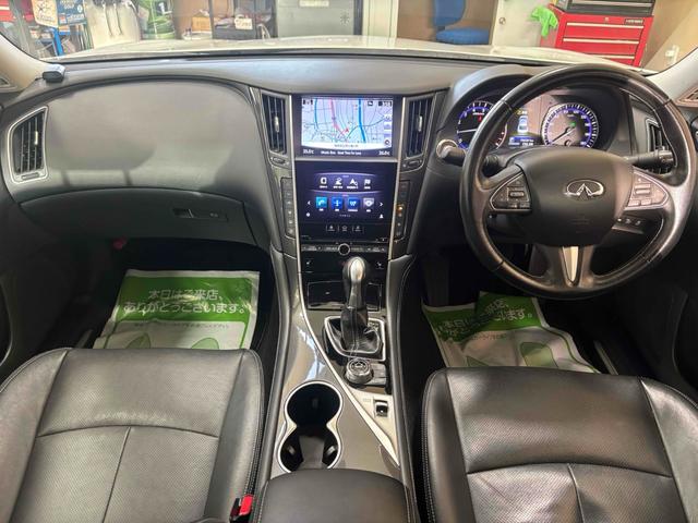 スカイライン 350GT ハイブリッド タイプP ETC クリアランスソナー オートクルーズコントロール 衝突被害軽減システム 全周囲カメラ アルミホイール オートライト LEDヘッドランプ シートヒーター スマートキー 電動格納ミラー(2枚目)