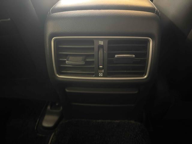 スカイライン 350GT ハイブリッド タイプP ETC クリアランスソナー オートクルーズコントロール 衝突被害軽減システム 全周囲カメラ アルミホイール オートライト LEDヘッドランプ シートヒーター スマートキー 電動格納ミラー(43枚目)