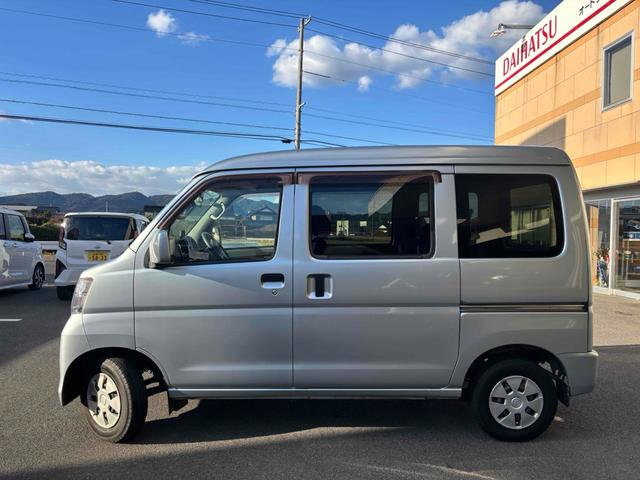 ハイゼットカーゴ クルーズ　軽バン　ＡＴ　ＥＴＣ　ナビ　両側スライドドア　電動格納ミラー　エアコン　パワーウィンドウ　運転席エアバッグ　助手席エアバッグ　ＣＤ（8枚目）