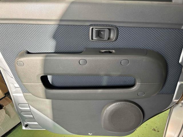 ハイゼットカーゴ クルーズ　軽バン　ＡＴ　ＥＴＣ　ナビ　両側スライドドア　電動格納ミラー　エアコン　パワーウィンドウ　運転席エアバッグ　助手席エアバッグ　ＣＤ（30枚目）