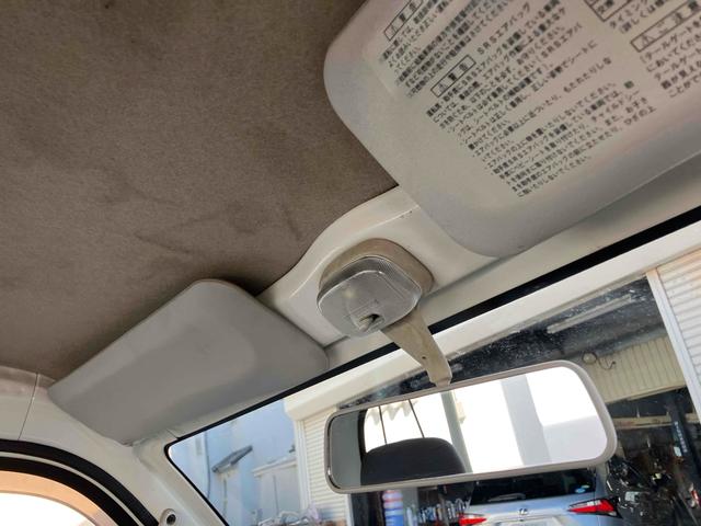 ハイゼットトラック 　４ＷＤ　軽トラック　ＭＴ　エアコン　パワステ　ゴムマット（22枚目）