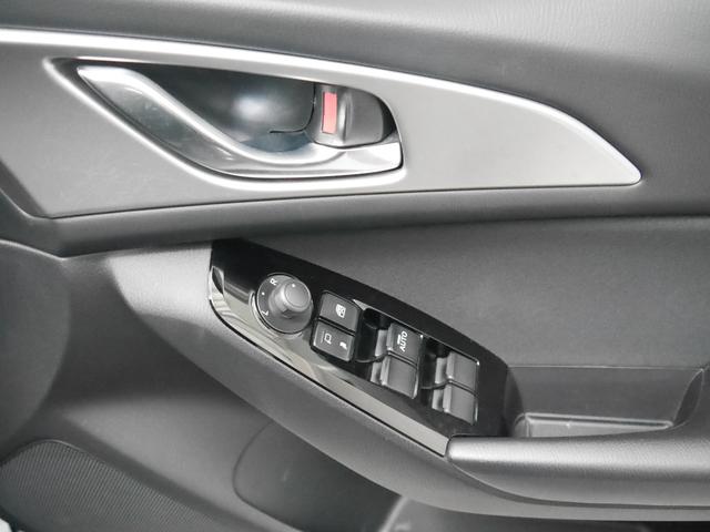 アクセラスポーツ １．５　１５Ｓ　１年間走行無制限保証付！バックカメラ　ナビＥＴＣ　フルセグＴＶ　安全装備　クルーズコントロール　オートライト　オートワイパー　ＬＥＤヘッドランプ（39枚目）