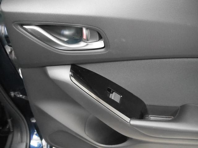 アクセラスポーツ １．５　１５Ｓ　１年間走行無制限保証付！バックカメラ　ナビＥＴＣ　フルセグＴＶ　安全装備　クルーズコントロール　オートライト　オートワイパー　ＬＥＤヘッドランプ（40枚目）