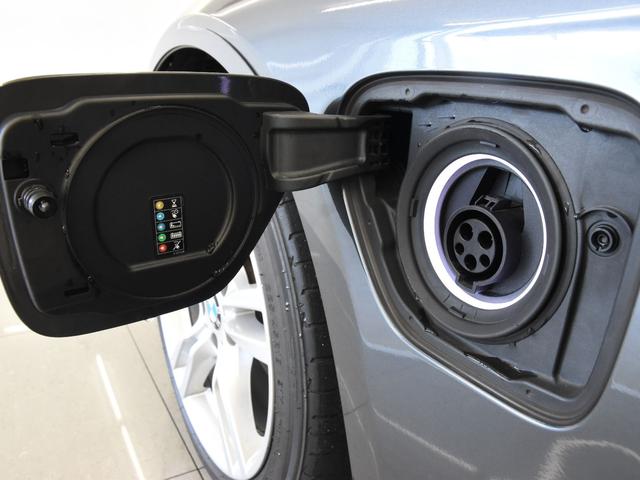 330e Mスポーツ 後期 ヘッドアップディスプレイ アクティブクルーズコントロール レーンチェンジ ドライビングアシスト 電動シート 純正18インチアロイホイール(18枚目)