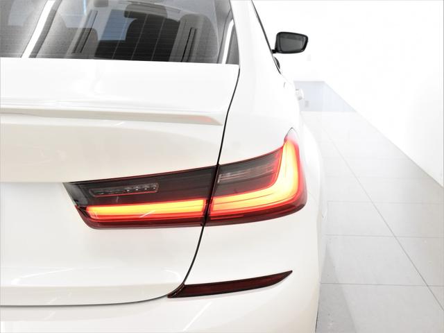320d xDrive MスポEDジョイ+ハイライP 黒革 ファストトラックパッケージ ハイラインパッケージ コンフォートパッケージ トップビュー Mパフォーマンスフロントスポイラー オプション19インチアロイホイール(60枚目)