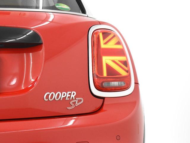 クーパーSD 後期 アクティブクルーズコントロール LEDヘッドライト ボンネットストライプ HDDナビゲーション ドライビングアシスト バックカメラ パーキングアシスト オプション18インチアロイホイール(65枚目)