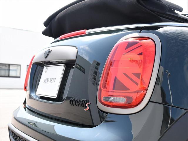 ＭＩＮＩ クーパーＳ　コンバーチブル　レゾリュートエディション　限定車　ＬＥＤヘッドライト　純正１８インチＡＷ　ボンネットストライプ　ハーフ革　シートヒーター　Ｂカメラ＆ＰＤＣ　クルーズコントロール　アップルカープレイ　ミラーＥＴＣ　ユニオンジャックテールライト（19枚目）