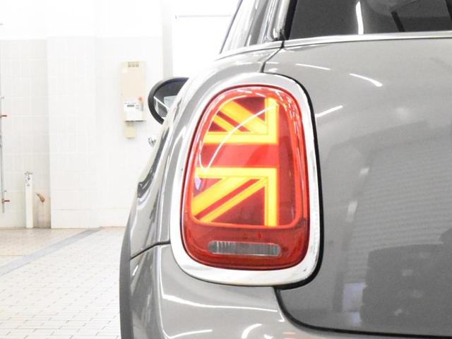 ＭＩＮＩ ワン　エッセンシャル・トリム　ＬＥＤヘッドライト　純正１５インチホイール　ユニオンジャックテールライト　ＳＯＳコール　クルーズコントロール　オートライト　オートワイパー　マニュアルエアコン　マルチファンクションスイッチ（16枚目）