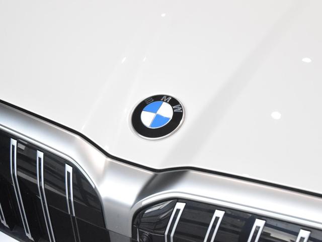 5シリーズ 523d xDrive Mスポーツ アダプティブLEDヘッドライト 純正AW コンフォートアクセス オートトランク ハーフ革 シートヒーター SOSコール ETC カーブドディスプレイ トップビュー アクティブクルーズコントロール(9枚目)