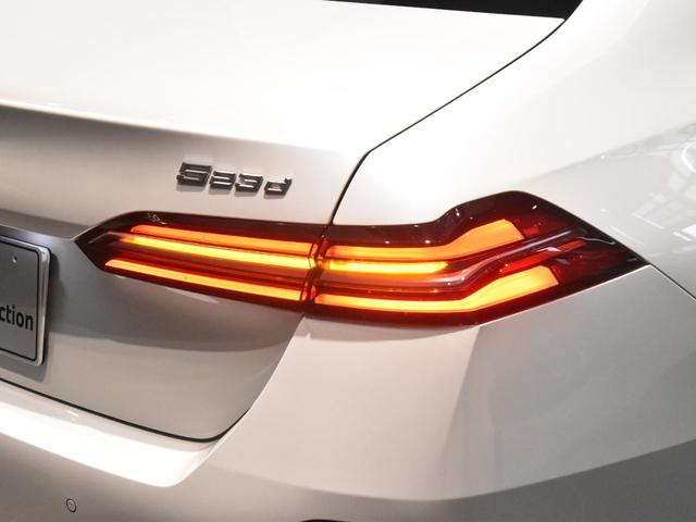 5シリーズ 523d xDrive Mスポーツ アダプティブLEDヘッドライト 純正AW コンフォートアクセス オートトランク ハーフ革 シートヒーター SOSコール ETC カーブドディスプレイ トップビュー アクティブクルーズコントロール(27枚目)