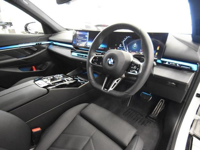 5シリーズ 523d xDrive Mスポーツ アダプティブLEDヘッドライト 純正AW コンフォートアクセス オートトランク ハーフ革 シートヒーター SOSコール ETC カーブドディスプレイ トップビュー アクティブクルーズコントロール(68枚目)