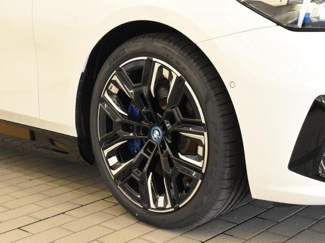 ｉ５ Ｍ６０　ｘＤｒｉｖｅ　ＬＥＤヘッドライト　純正ＡＷ　コンフォートＡ　オートＴ　カーブドＤ　トップビュー＆Ｂカメラ　ＨＵＤ　ＡＣＣ　ハーマンカードン　純正ＨＤＤナビ　地デジ　ハーフ革　前後シートヒーター　ＳＯＳコール　ＥＴＣ（4枚目）