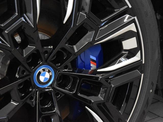 ｉ５ Ｍ６０　ｘＤｒｉｖｅ　ＬＥＤヘッドライト　純正ＡＷ　コンフォートＡ　オートＴ　カーブドＤ　トップビュー＆Ｂカメラ　ＨＵＤ　ＡＣＣ　ハーマンカードン　純正ＨＤＤナビ　地デジ　ハーフ革　前後シートヒーター　ＳＯＳコール　ＥＴＣ（5枚目）