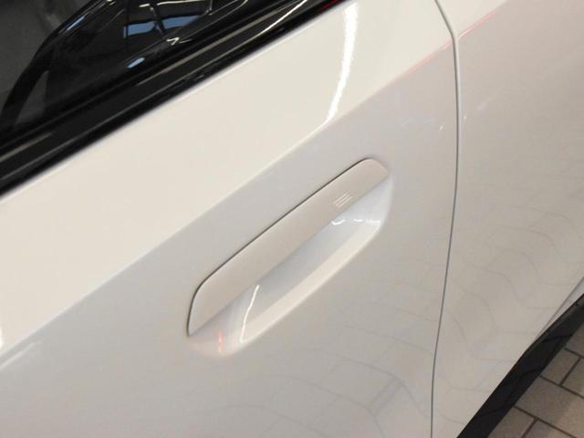 ｉ５ Ｍ６０　ｘＤｒｉｖｅ　ＬＥＤヘッドライト　純正ＡＷ　コンフォートＡ　オートＴ　カーブドＤ　トップビュー＆Ｂカメラ　ＨＵＤ　ＡＣＣ　ハーマンカードン　純正ＨＤＤナビ　地デジ　ハーフ革　前後シートヒーター　ＳＯＳコール　ＥＴＣ（11枚目）