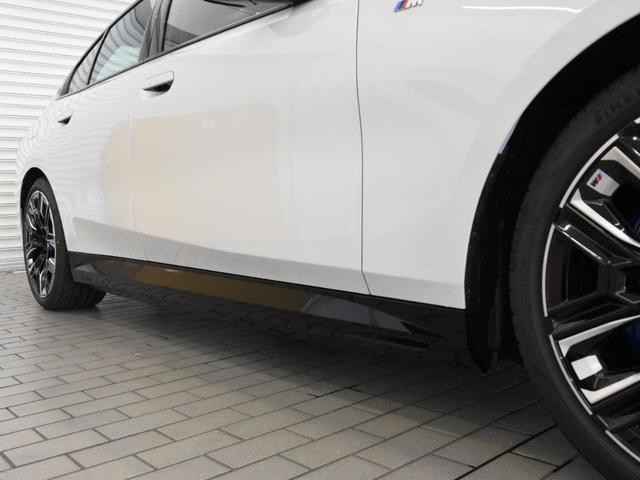 ｉ５ Ｍ６０　ｘＤｒｉｖｅ　ＬＥＤヘッドライト　純正ＡＷ　コンフォートＡ　オートＴ　カーブドＤ　トップビュー＆Ｂカメラ　ＨＵＤ　ＡＣＣ　ハーマンカードン　純正ＨＤＤナビ　地デジ　ハーフ革　前後シートヒーター　ＳＯＳコール　ＥＴＣ（12枚目）