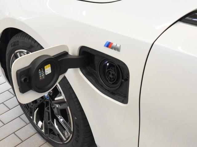 ｉ５ Ｍ６０　ｘＤｒｉｖｅ　ＬＥＤヘッドライト　純正ＡＷ　コンフォートＡ　オートＴ　カーブドＤ　トップビュー＆Ｂカメラ　ＨＵＤ　ＡＣＣ　ハーマンカードン　純正ＨＤＤナビ　地デジ　ハーフ革　前後シートヒーター　ＳＯＳコール　ＥＴＣ（19枚目）