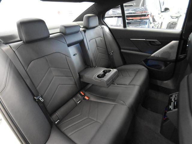 ｉ５ Ｍ６０　ｘＤｒｉｖｅ　ＬＥＤヘッドライト　純正ＡＷ　コンフォートＡ　オートＴ　カーブドＤ　トップビュー＆Ｂカメラ　ＨＵＤ　ＡＣＣ　ハーマンカードン　純正ＨＤＤナビ　地デジ　ハーフ革　前後シートヒーター　ＳＯＳコール　ＥＴＣ（71枚目）