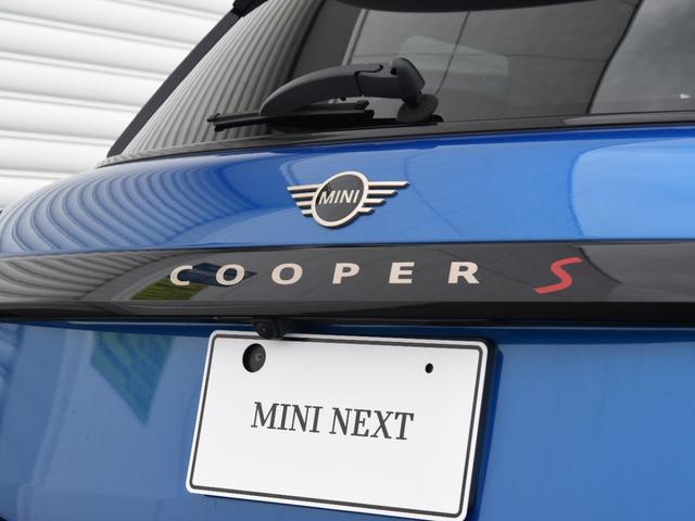 ＭＩＮＩ クーパーＳ　フェイバリット・トリム　フェイバードトリム　マルチトーンルーフ　ステア＆シートヒーター　ヘッドアップディスプレイ　ハーマンカードン　ドライビングアシストプラス　パークアシストプラス　　ワイヤレスチャージ　ハイビームアシスト（18枚目）