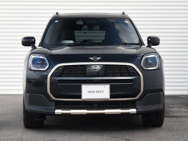 MINI カントリーマンD フェイバリット・トリム フェイバードトリム Mパッケージ OP20インチAW ステア&シートヒーター ドライビングアシストプロ パークアシストプラス ハーマンカードン ヘッドアップディスプレイ ワイヤレスチャージ(6枚目)