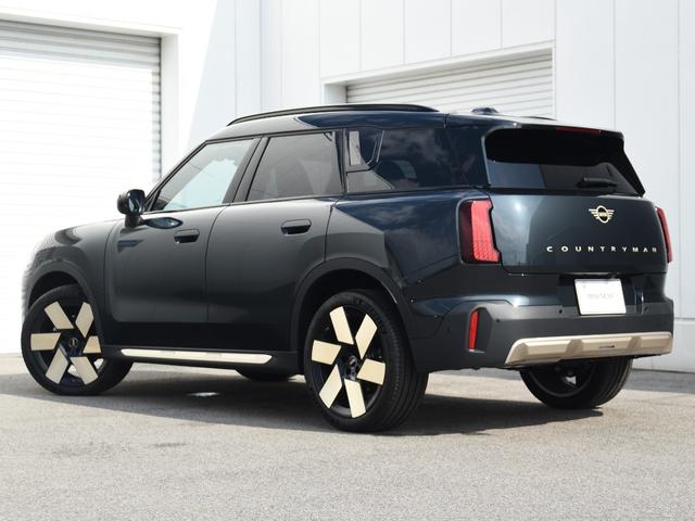 MINI カントリーマンD フェイバリット・トリム フェイバードトリム Mパッケージ OP20インチAW ステア&シートヒーター ドライビングアシストプロ パークアシストプラス ハーマンカードン ヘッドアップディスプレイ ワイヤレスチャージ(9枚目)