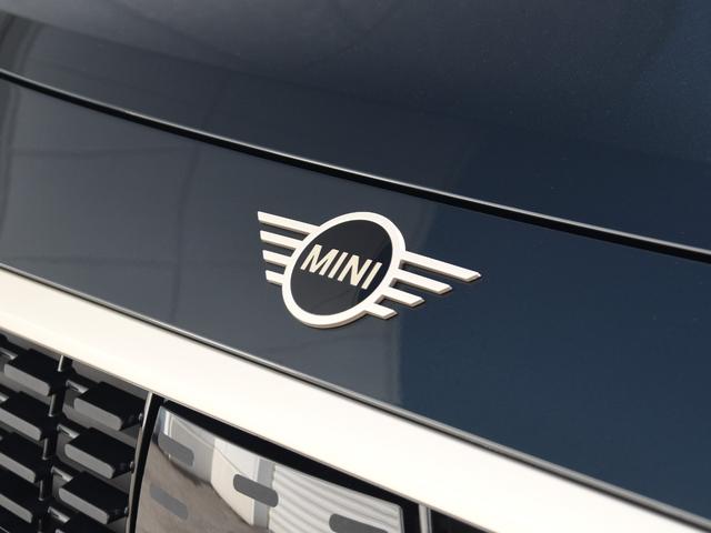 MINI カントリーマンD フェイバリット・トリム フェイバードトリム Mパッケージ OP20インチAW ステア&シートヒーター ドライビングアシストプロ パークアシストプラス ハーマンカードン ヘッドアップディスプレイ ワイヤレスチャージ(11枚目)